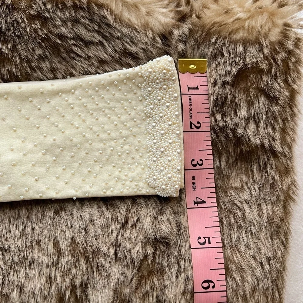 Beautiful cream/off white beaded gloves one size, stretch, made in Hong Kong New